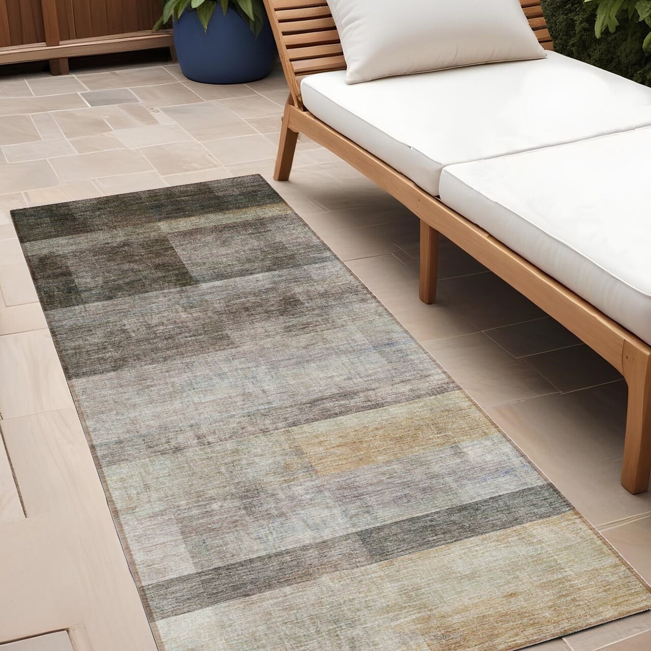 Edge Collections - 8' - Brown - Stain-Resistant Indoor Outdoor Ombre Runner Rug - 1 Piece